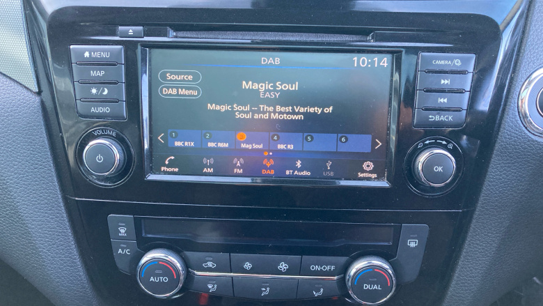 Nissan Qashqai 1.3 DiG-T N-Connecta 5dr Petrol Hatchback